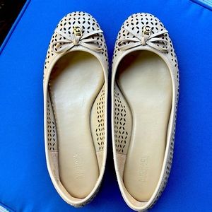 Michael Kors Olivia Ballet Flat leather size 7. Worn twice. Light Cream color